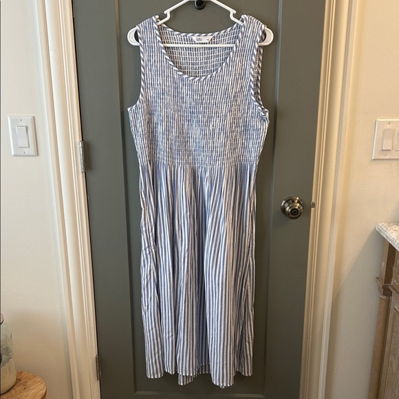 croft & barrow Dresses & Skirts - Croft & Barrow Blue and White Striped Midi Dress Size Large